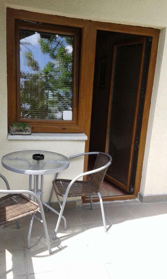 Guesthouse Marton Jezerce Exterior foto
