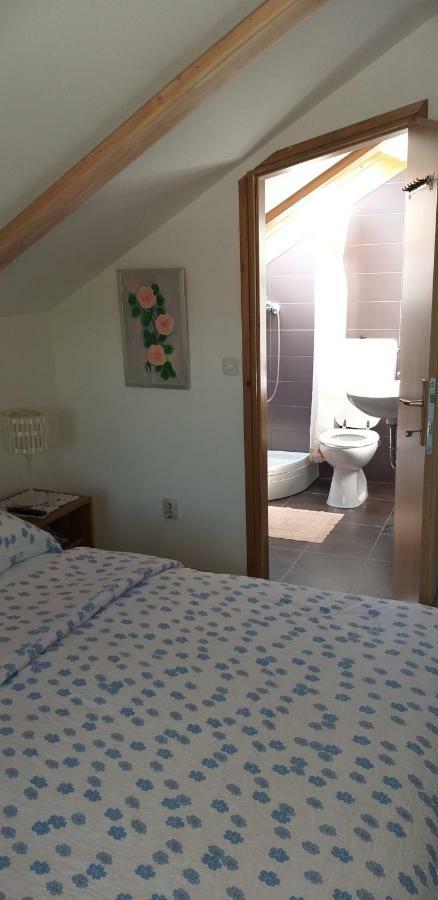 Guesthouse Marton Jezerce Exterior foto